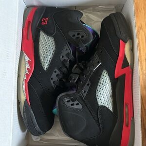 Air Jordan 5 Retro size 5
